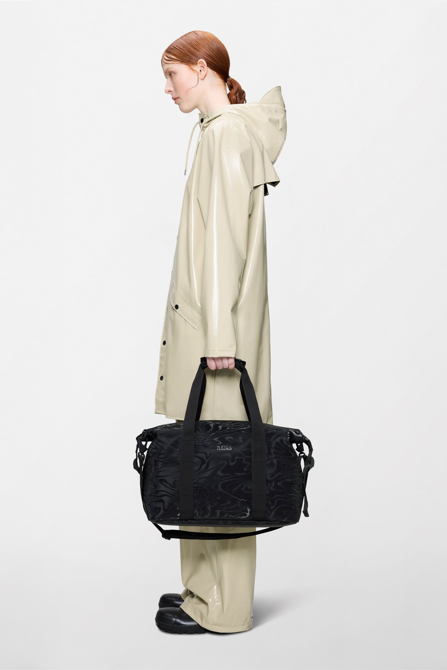 RAINS Hilo Weekend Bag Small Amp 18L H26 x D20 x W40 cm Weekender