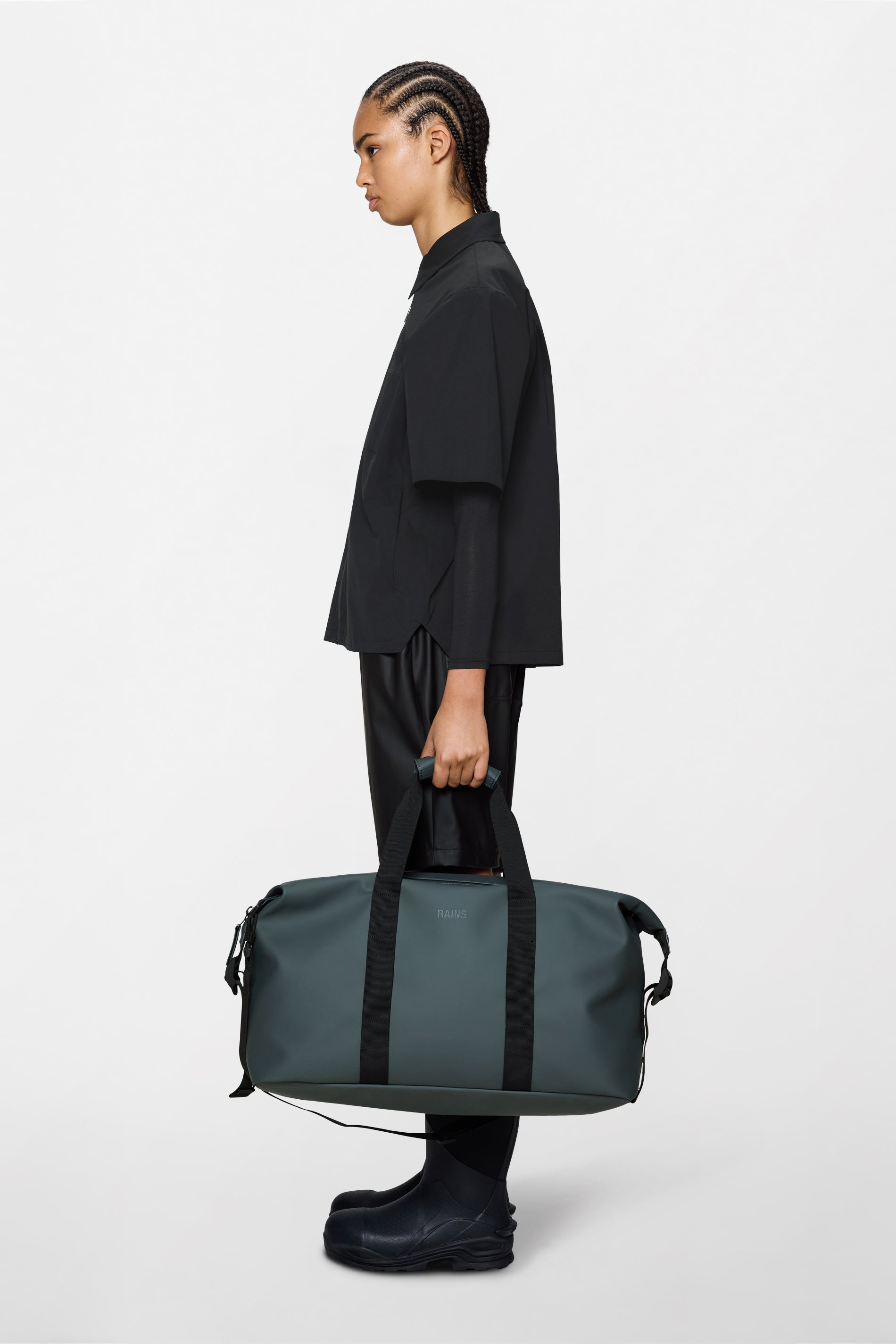 RAINS Hilo Weekend Bag Dark Grey 36L H27 x D26 x W52 cm Weekender