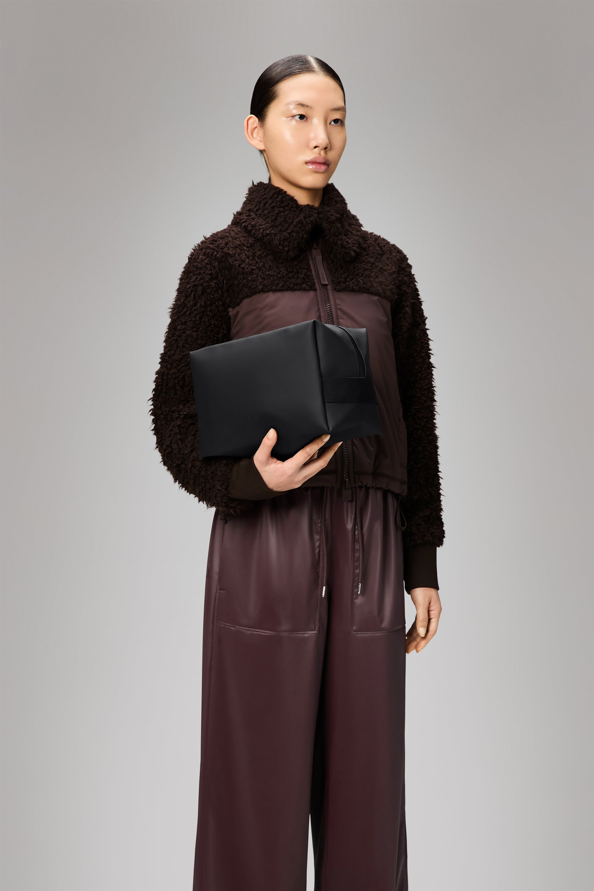 RAINS Wash Bag Large Black 6.70L H17 x D14.50 x W27 cm Wash Bag