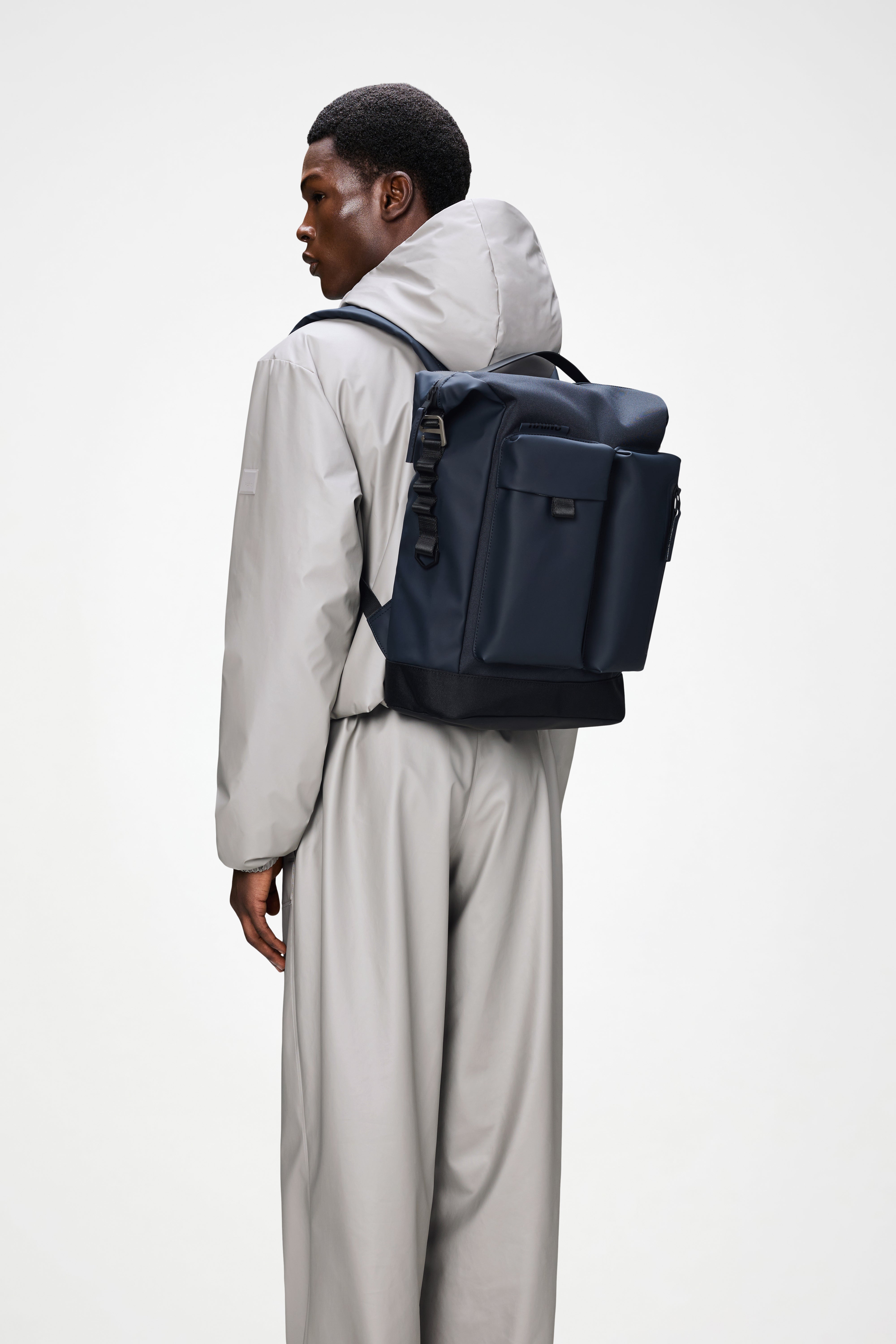 RAINS Otaru Backpack Navy 16L H42 x D14 x W30 cm Backpack