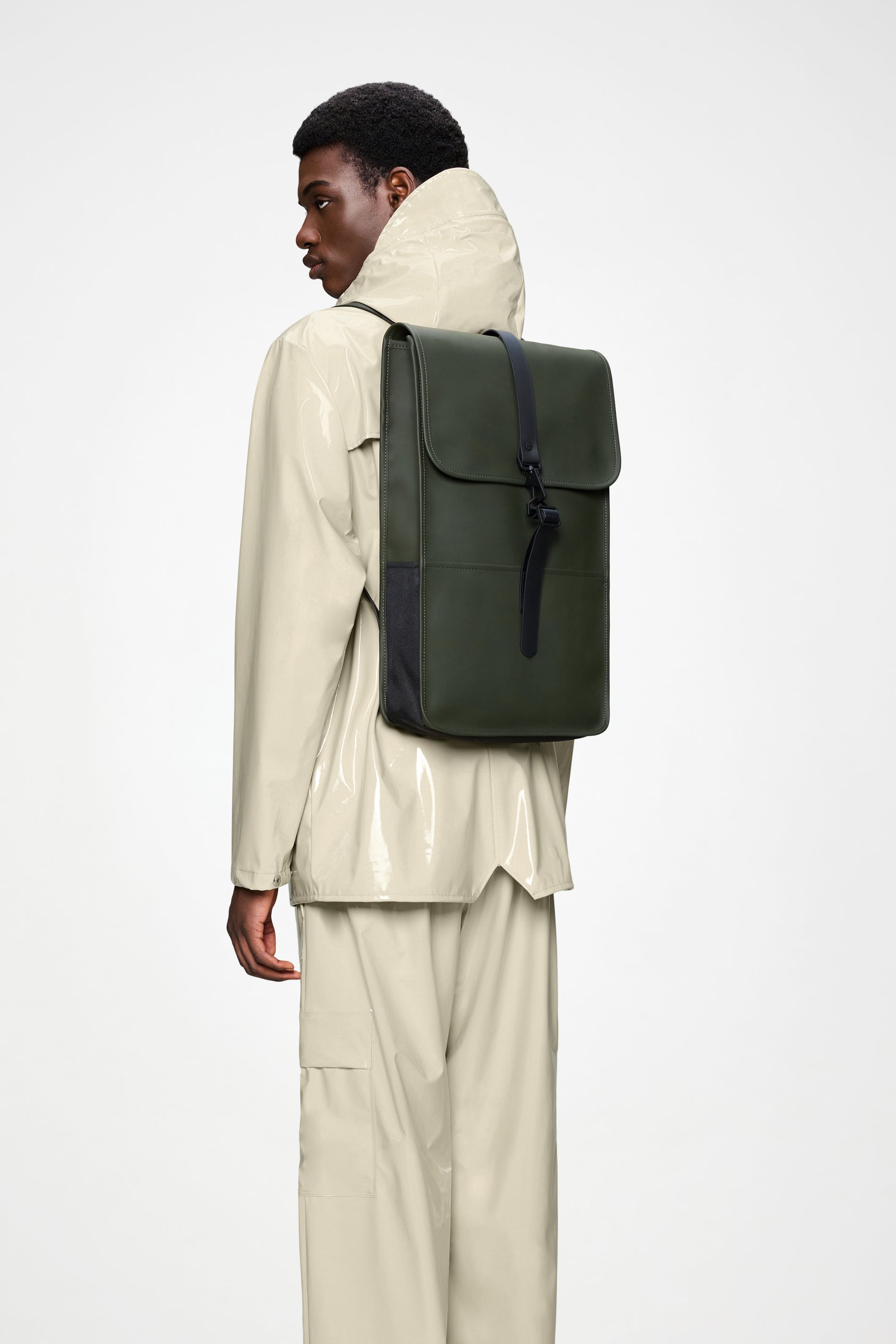 RAINS Backpack Green 17L H50 x D12 x W30 cm Backpack