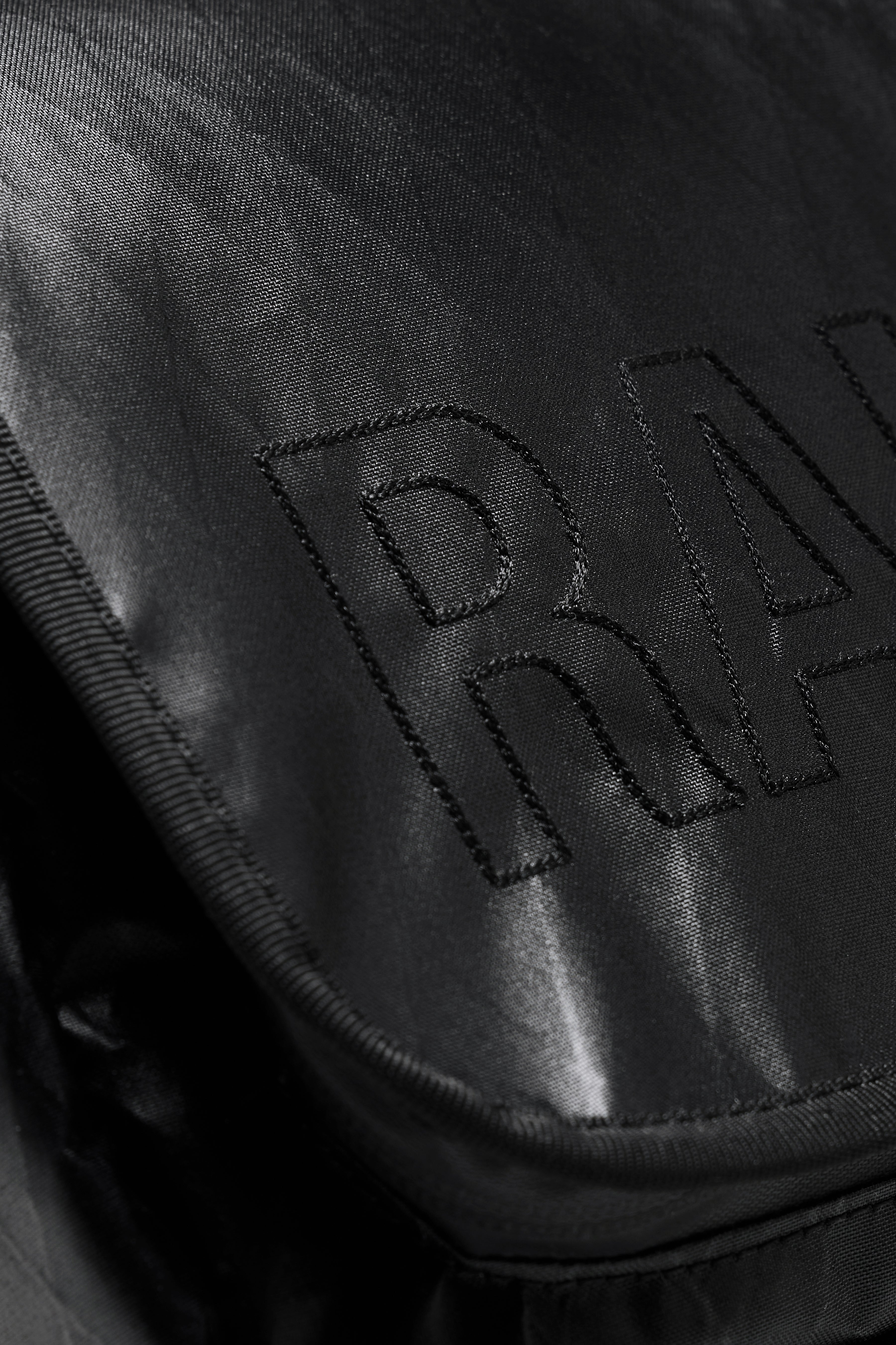 RAINS TexXel Wash Bag Jet Black 5.50L H16 x D12 x W27 cm Wash Bag