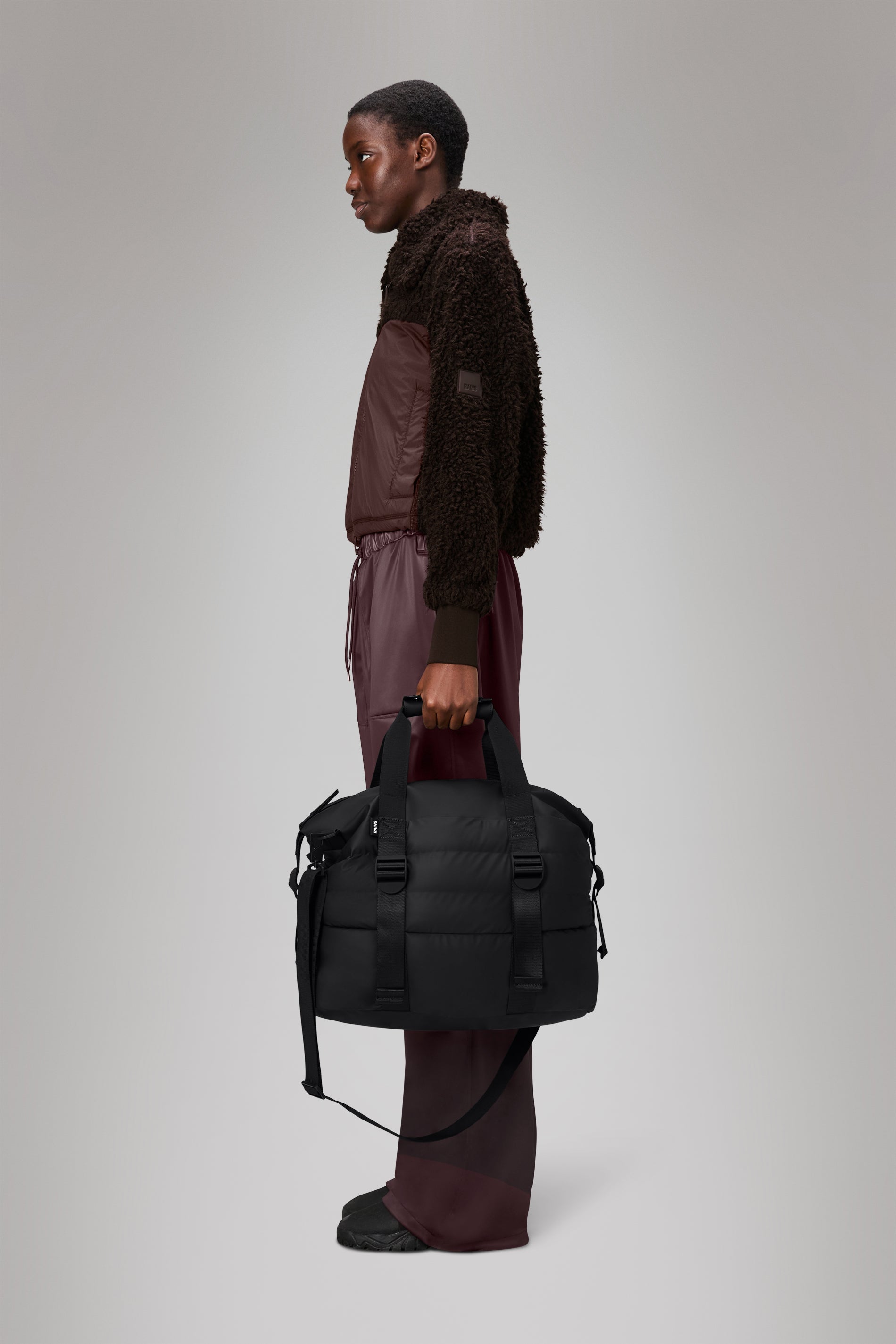 RAINS Puffer Mix Weekend Bag Small Black 36L H27 x D26 x W52 cm Weekender