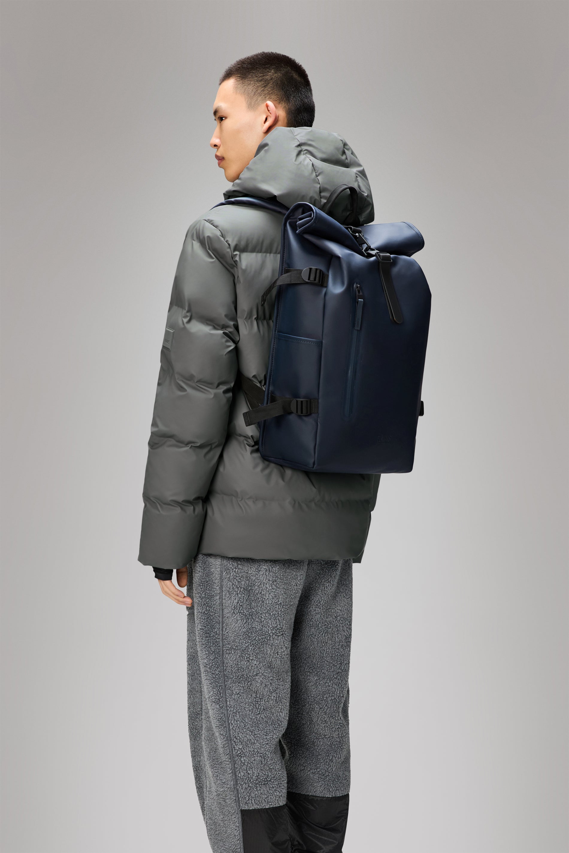 RAINS Rolltop Rucksack Large Navy 23L H63 x D14 x W32 cm Backpack