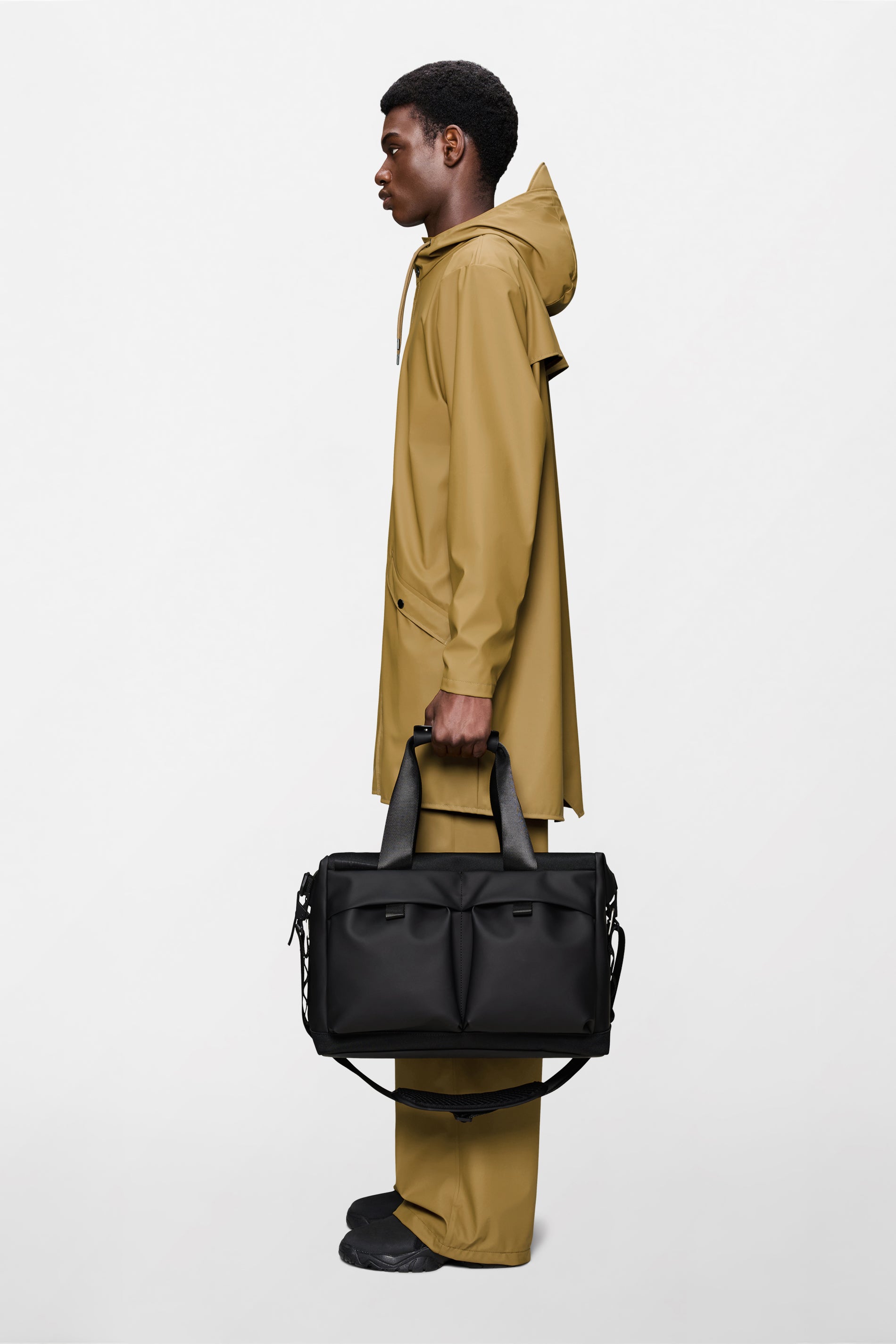 RAINS Otaru Weekend Bag Small Black 23L H30 x D20 x W42 cm Weekender