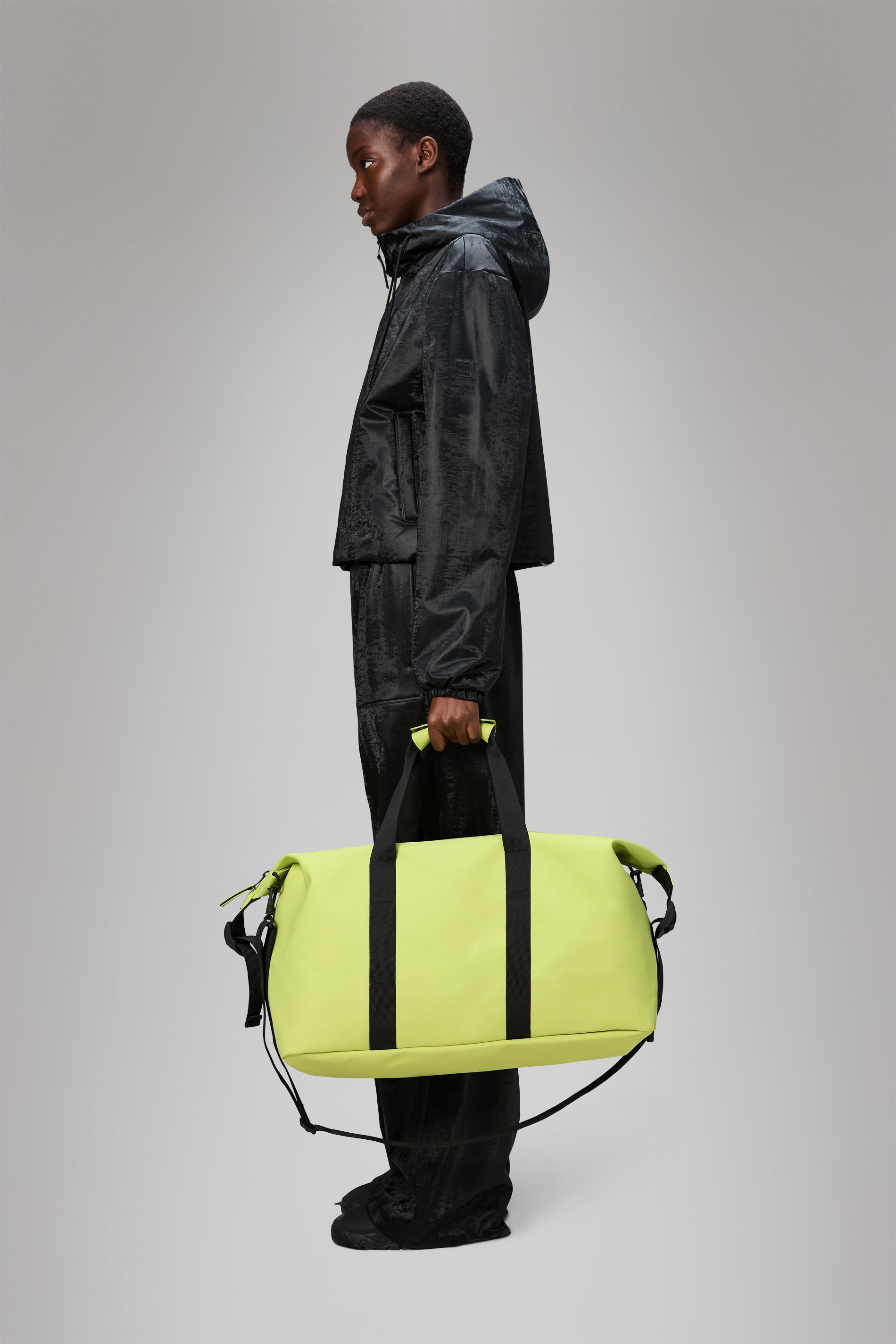 RAINS Hilo Weekend Bag Acid 36L H35 x D26 x W62 cm Weekender