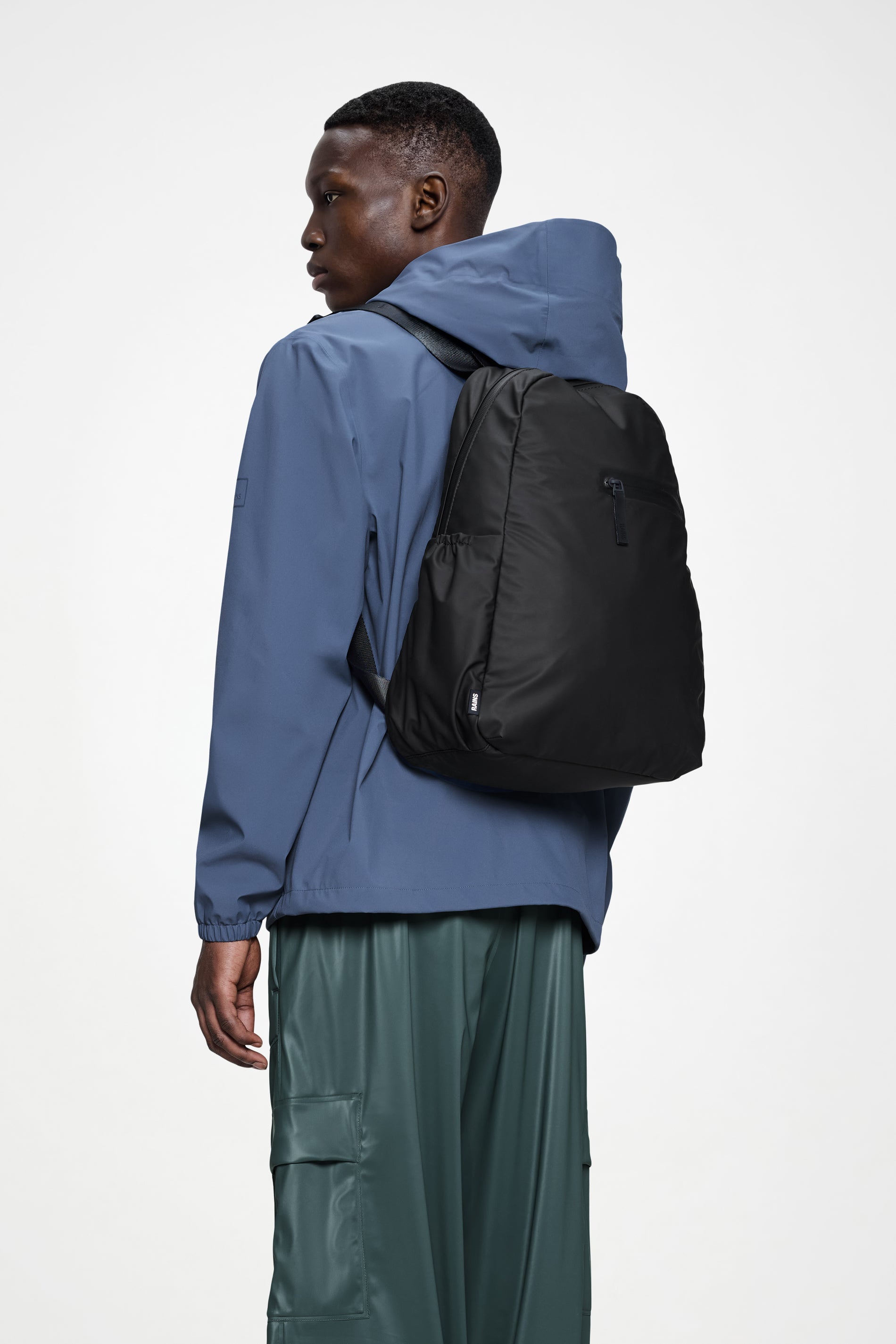 RAINS Dash Backpack Black 28L H42 x D14 x W31 cm Backpack