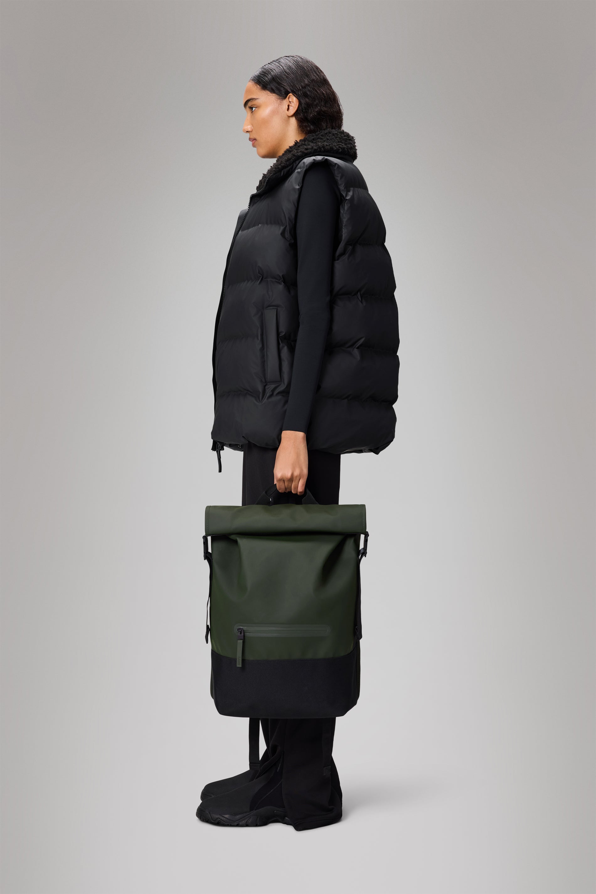 RAINS Trail Rolltop Backpack Green 22L H47 x D13 x W36 cm Backpack