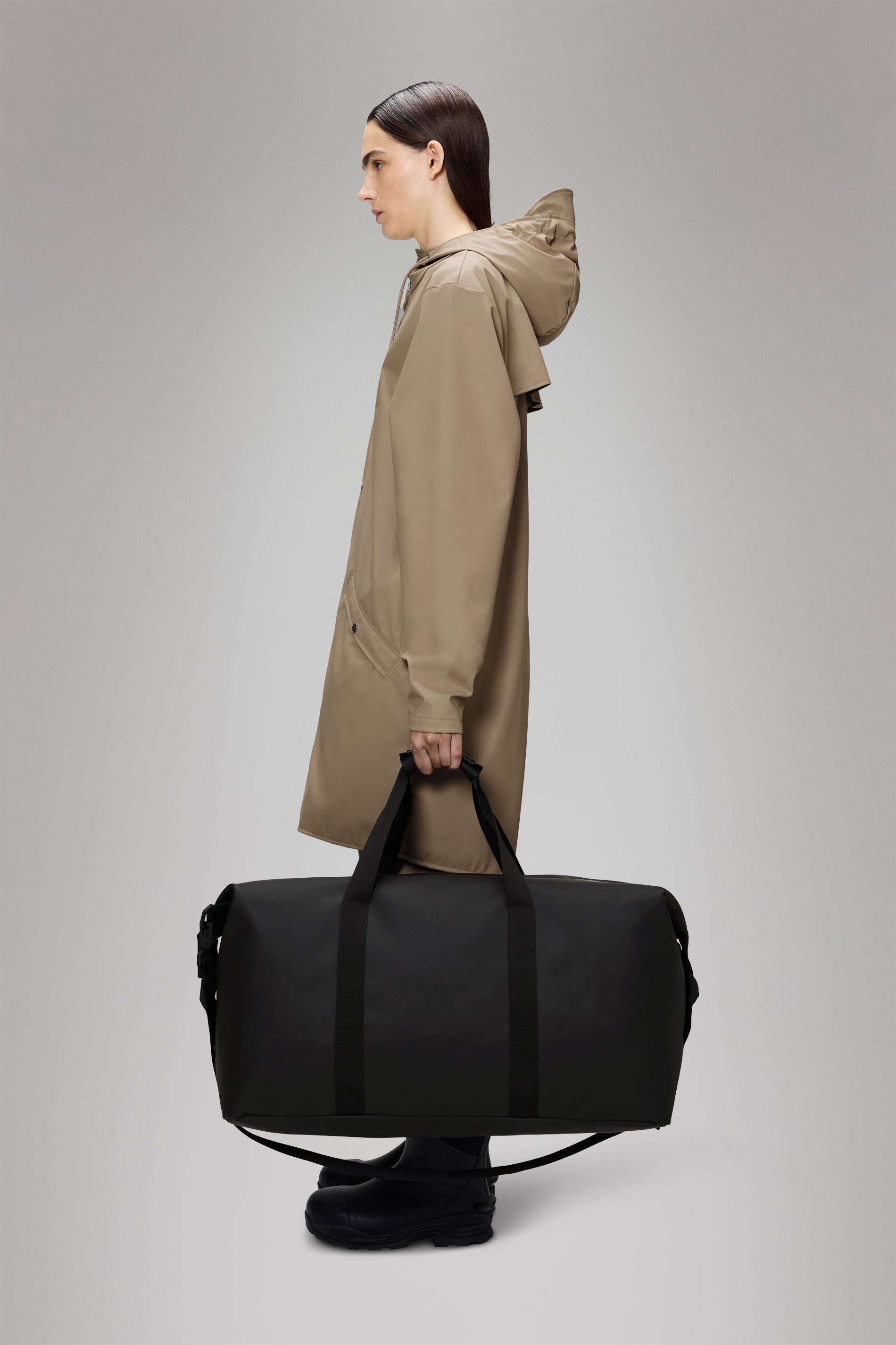 RAINS Hilo Weekend Bag Large Black 47L H40 x D27 x W70 cm Weekender