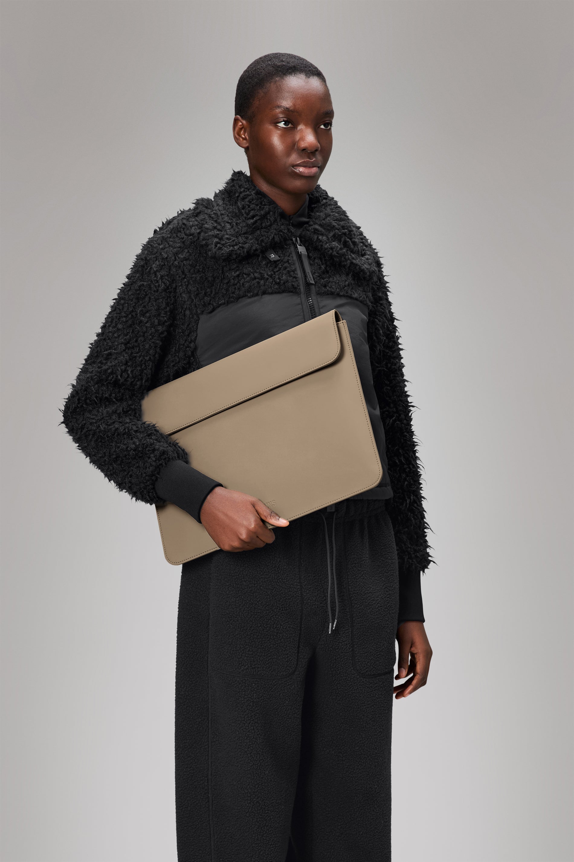 RAINS Laptop Portfolio 15″/16″ Beige 0.60L H30 x D0 x W38.50 cm Laptop Case