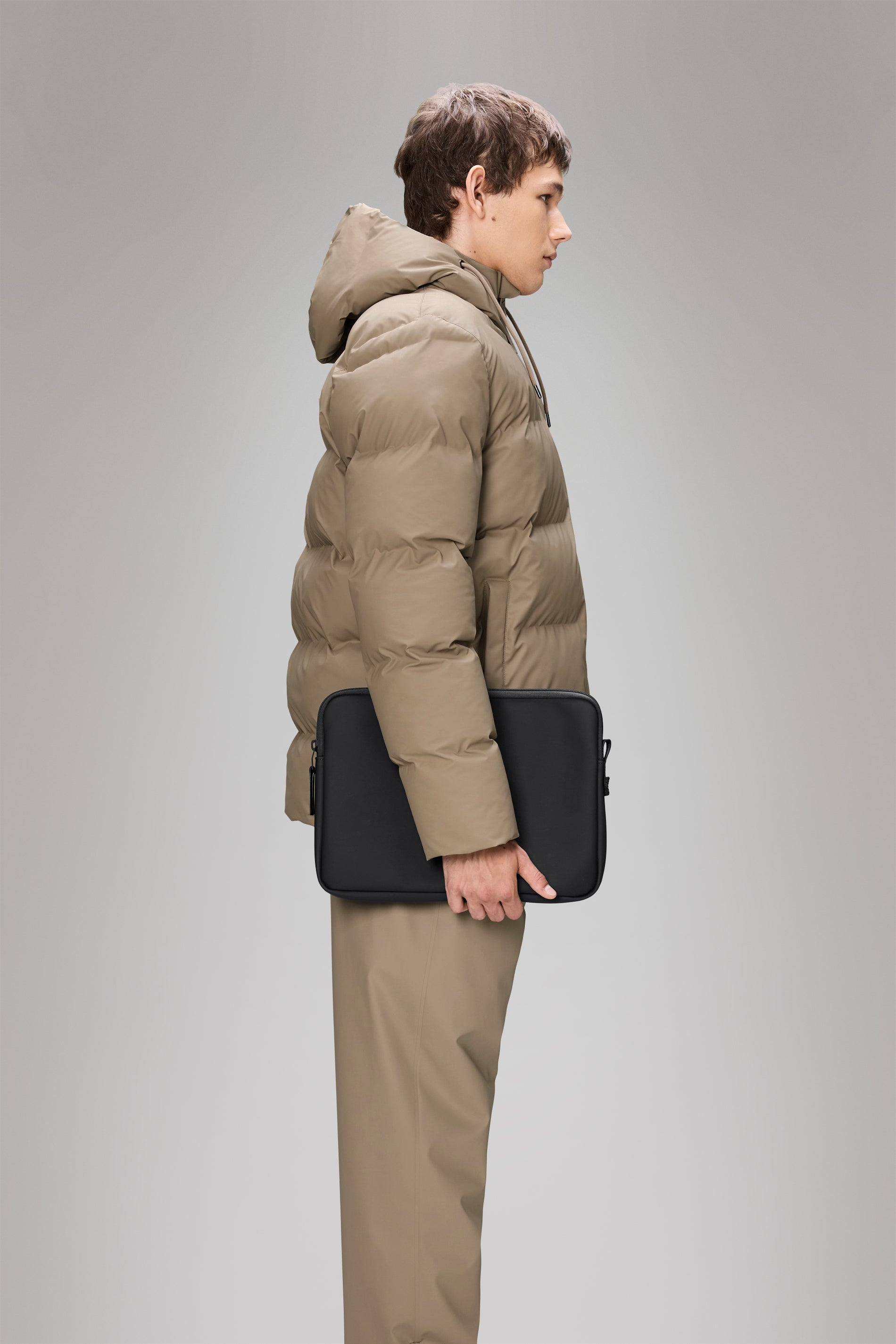 RAINS Trail Laptop Case 13″/14″ Black 2.20L H25 x D2.50 x W35 cm Laptop Case