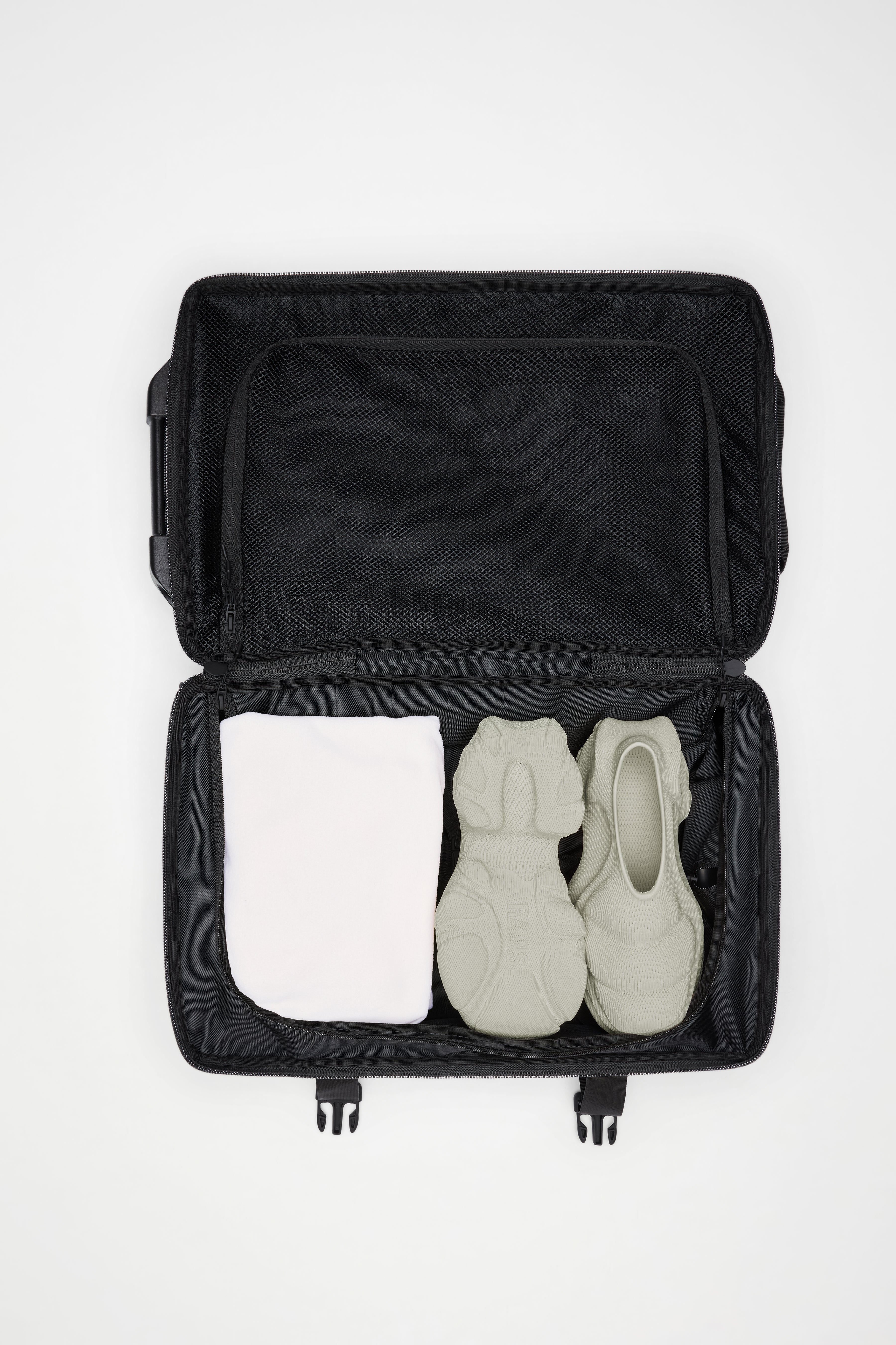 RAINS TexXel Cabin Bag Jet Black 35L H55 x D20 x W31 cm Cabin